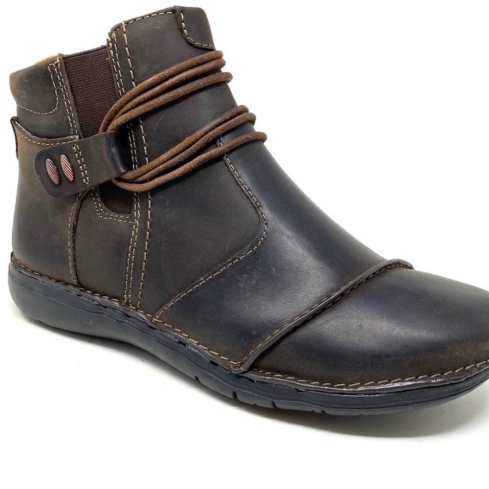 Clarks Un Loop Up Dark Brown Leather Comfort Ankle Boot Side Zip size 7